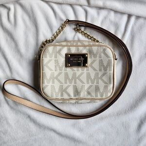 Michael Kors Signature Vanilla Crossbody Camera Purse